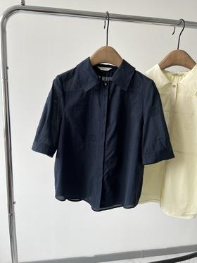 25新款，哈家原单衬衫，韩国🇰🇷客供面料，薄棉的，重工刺绣面料，夏天穿超舒服，里面还贴心的加了雪纺内衬，一点也不透哦，超级好穿，无论是通勤还是日常穿都好看，领口带LOGO的扣子，质感满满，必入款！