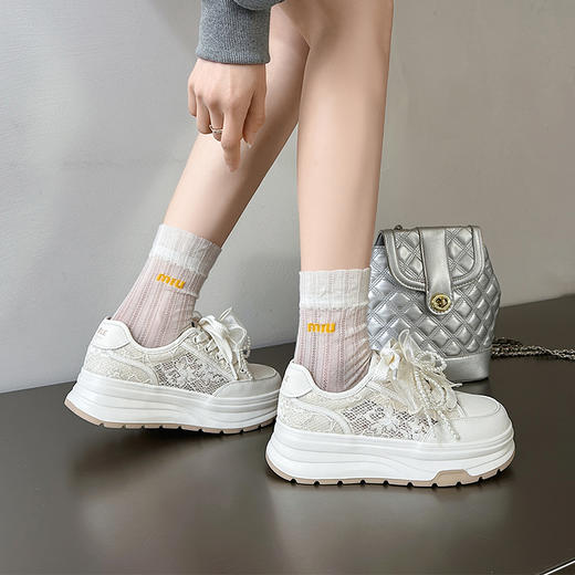 经典鲨2025夏蕾丝仙女风牛皮革甜美蝴蝶结透气厚底显高休闲鞋女KW326-529021 商品图3
