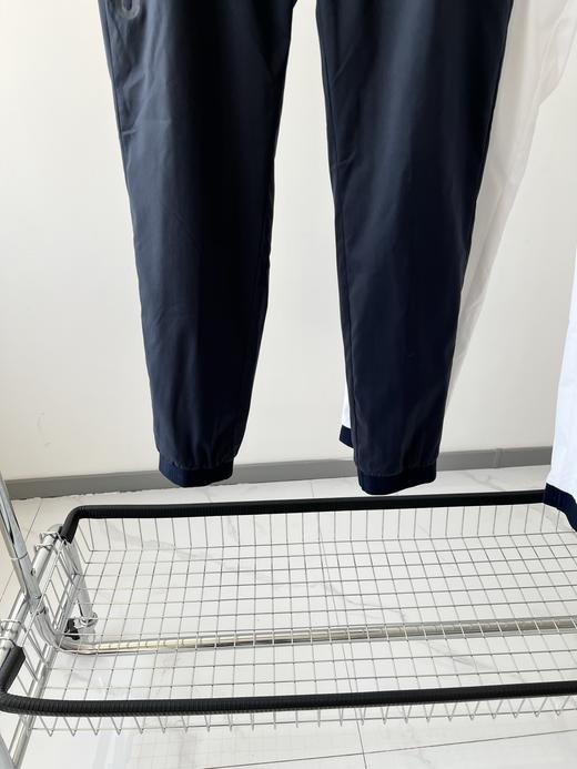 25新款，日本🇯🇵原单高尔夫🏌运动裤，日本🇯🇵客供面料，有弹力舒服，里面加了网布设计，所以白色完全不会透，兜口防水压胶拉链，腰部皮筋松紧腰，数量不多！ 商品图3