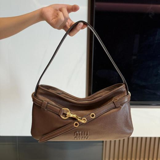 MiuMiu缪缪Aventure2025系列单肩腋下包（MM） 商品图3