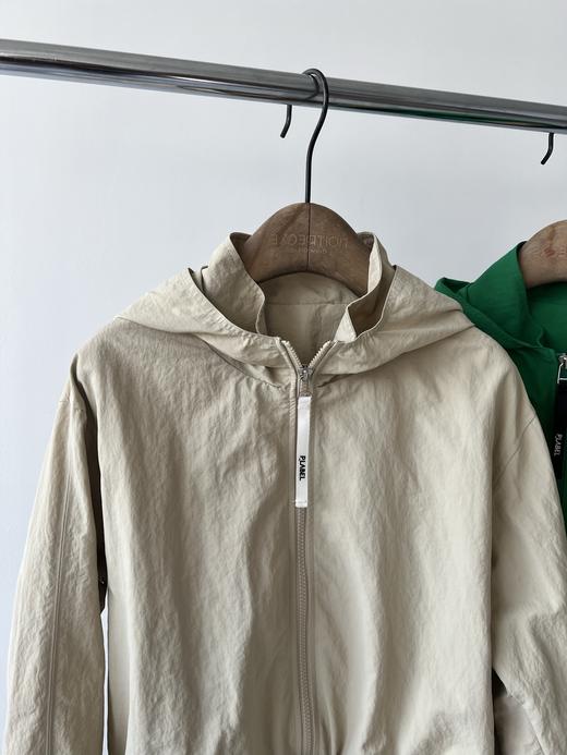 高尔夫🏌‍♀原单外套，韩国🇰🇷客供面料，微微皱感，上档次，打高尔夫🏌‍♀或者日常穿都很好穿，微宽松的休闲版型，腰部可调节，数量不多、20多件！ 商品图2