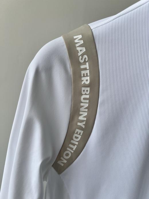 25新款，兔耳朵原单打底衫，原单货，超级好看的一款，牛奶丝罗文拼接，质感超赞，袖子拼接更是亮点，胸前立体LOG O，数量不多！ 商品图4