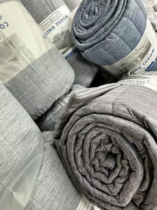 🇺🇸山姆会员店订单 ，Hudson& Maln 冰感被，尺寸200×230
颜色：灰色，蓝色
原价60美金 商品图8