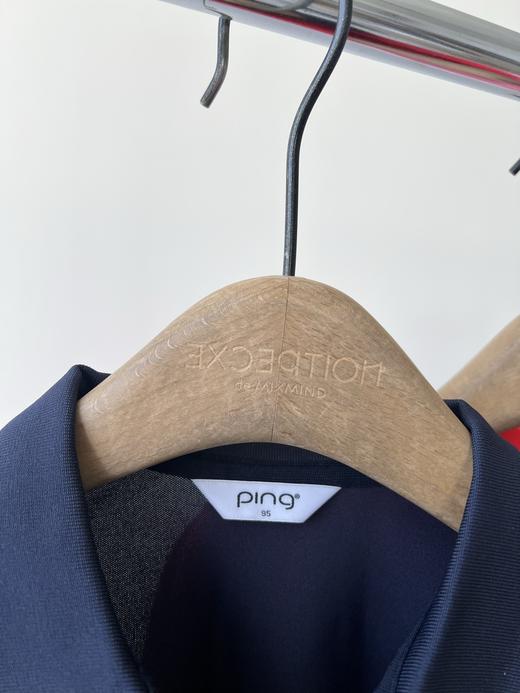 福利款💖，福利💕PING家原单T，韩国🇰🇷客供面料，棉混纺材质，面料有弹力，胸前印花LOGO，领口位置印花撞色，更是增加亮点，后面领子更是好看，双层领子，撞色拼接，印花LOG O，数量不多！ 商品图5