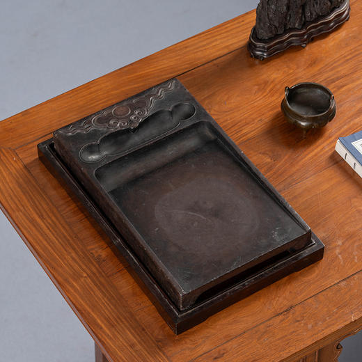 清 福云纹敞池大端砚配红木砚盒 商品图1