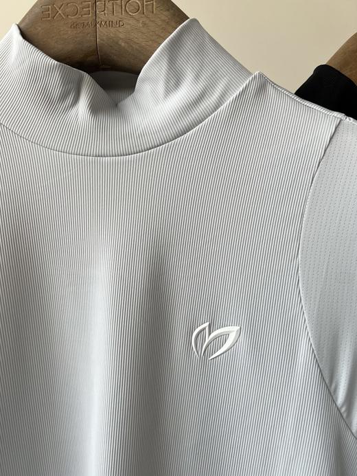 兔耳朵纯原单打底衫🍁🍁，纯原单货，接受任何形式的验货，超级百搭的一款，韩国🇰🇷面料,超有质感，竖条纹和网眼拼接，胸前立体LOGO，后背印花，显瘦又百搭的一款！ 商品图3