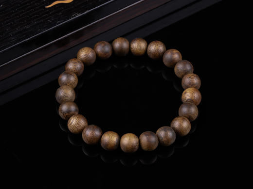 XY0215沉香13mm素圈大手串14克 商品图3