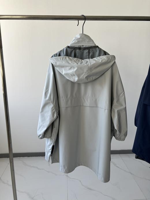 意大利轻奢品牌，软壳户外冲锋衣来啦！  高级户外款，这款时髦运动连帽夹克简直不要太GAO级！  今年还没入这个系列的姐妹，就让它开启我们的出游之旅吧！ 两个颜色，强烈推荐白色这款 商品图6