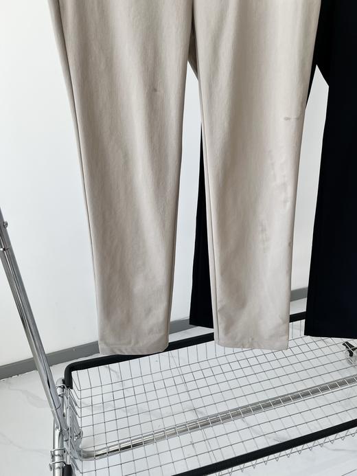 韩国订单，代购1400+ VOIvik高尔夫春款小脚裤，商务休闲款，四面弹质地，里层华夫格略带绒感，透气性好，后腰皮筋包容性好，非常舒适，做工精致。 商品图3