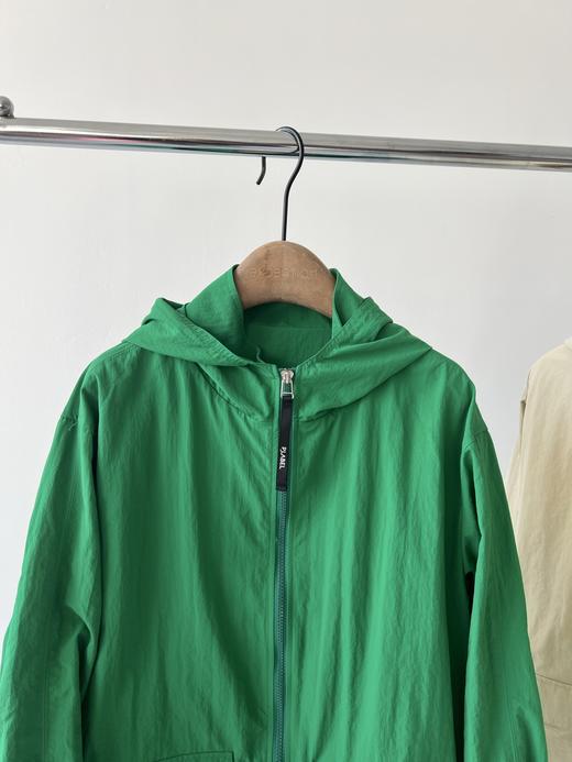 高尔夫🏌‍♀原单外套，韩国🇰🇷客供面料，微微皱感，上档次，打高尔夫🏌‍♀或者日常穿都很好穿，微宽松的休闲版型，腰部可调节，数量不多、20多件！ 商品图1