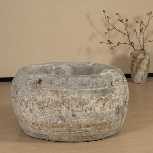 清中期 石雕夔龙捧寿鼓墩形井圈 商品图1