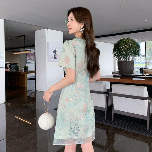 奢姿大码女装2025夏季减龄绣花设计简约连衣裙胖妹妹V领时尚裙子9952869636 商品图3