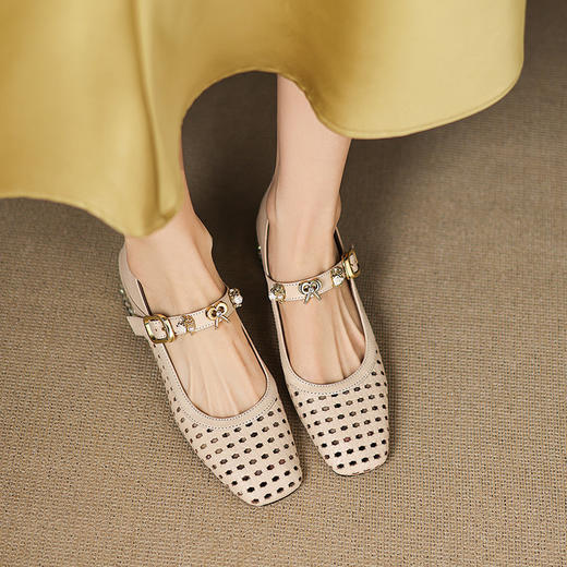 【预售5天】法式优雅镂空方头粗跟头层牛皮夏季浅口单鞋HCYYHD&6039 商品图3