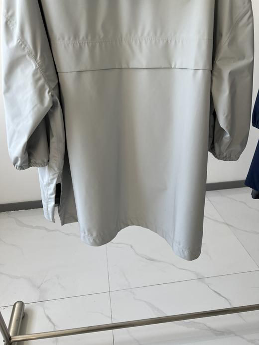 意大利轻奢品牌，软壳户外冲锋衣来啦！  高级户外款，这款时髦运动连帽夹克简直不要太GAO级！  今年还没入这个系列的姐妹，就让它开启我们的出游之旅吧！ 两个颜色，强烈推荐白色这款 商品图8