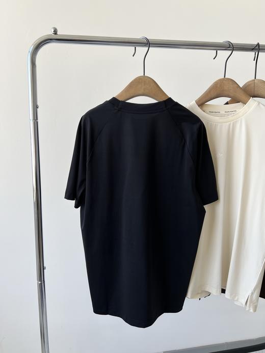 黑色7码，PG男款T，纯纯的原单货，必须好好夸一下这款T，面料质感绝绝子，有垂度，有光泽感，而且透气有弹力，面料绝对的天花板，上档次又实用的一款，简约色基础款，打球运动，日常穿搭都很好穿颜色也是很高级 商品图7