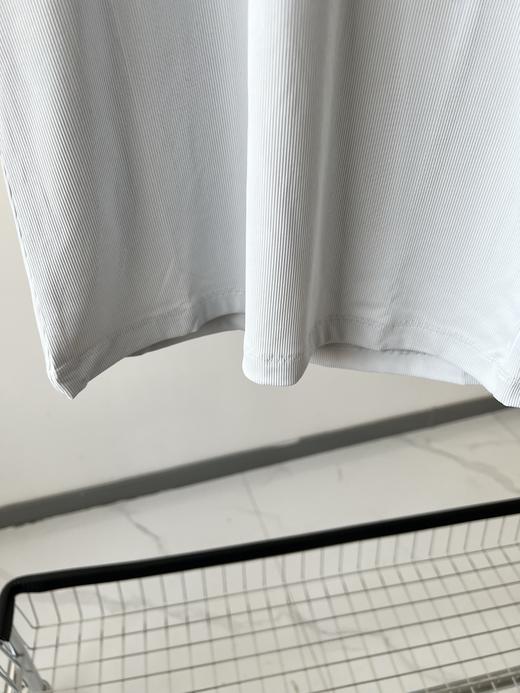 兔耳朵纯原单打底衫🍁🍁，纯原单货，接受任何形式的验货，超级百搭的一款，韩国🇰🇷面料,超有质感，竖条纹和网眼拼接，胸前立体LOGO，后背印花，显瘦又百搭的一款！ 商品图4