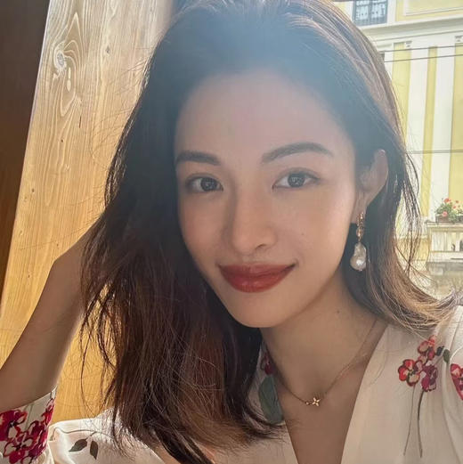 甄珠贝 明星同款巴洛克耳坠 ji光炫彩大巴 约15mm 油亮又有光泽 经典、灵动、精工银镀金配件 商品图3