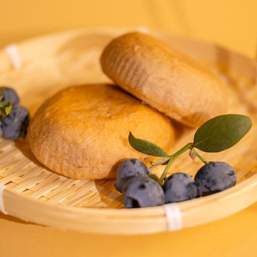 青稞蓝莓饼，清香可口，果味浓郁，可以让你吃到大颗粒蓝莓果肉的蓝莓饼，每周一、周四下午2点停止接单，周二、五周发货 商品图2