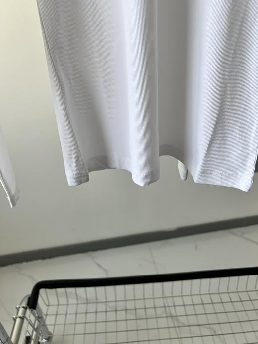 兔耳朵纯原单打底衫🍁🍁，纯原单货，接受任何形式的验货，超级百搭的一款，韩国🇰🇷面料,超有质感，竖条纹和网眼拼接，胸前立体LOGO，后背印花，显瘦又百搭的一款！ 商品图7