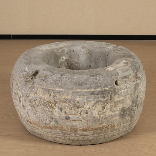清中期 石雕夔龙捧寿鼓墩形井圈 商品图0