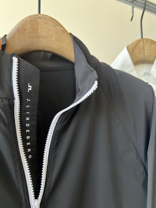 25春款，林德伯格原单高尔夫外套，面料有弹力，超舒服，薄厚适中，既可以做外套，又可以做防晒，下摆可以抽绳，简单帅气，双拉头设计！数量不多！ 商品图3