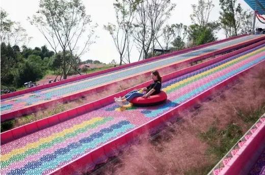 【五一酒店】2天1夜全家游性价比天花板！399元起！住星级酒店，享小龙虾烧烤自助大餐、古镇游船，欢乐田园、水上大冲关、星空影院、抓鸡赶鸭套大鹅…快乐假期已上线！快带全家住进彭山恒大酒店吧！ 商品图3