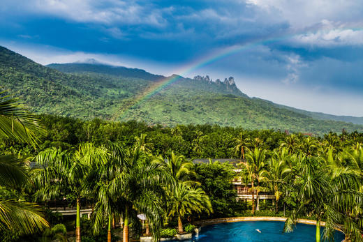 ★周末不加价★￥588起/晚！ 热带绿意环抱【海南七仙岭君澜度假酒店】入住温泉入户，含小鱼温泉、户外野溪温泉、雨林花环手作等多项玩乐！另有雨林别墅房，下午茶/晚餐等可选~有效期至2025年9月20日 商品图0