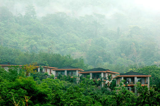 ★周末不加价★￥588起/晚！ 热带绿意环抱【海南七仙岭君澜度假酒店】入住温泉入户，含小鱼温泉、户外野溪温泉、雨林花环手作等多项玩乐！另有雨林别墅房，下午茶/晚餐等可选~有效期至2025年9月20日 商品图2