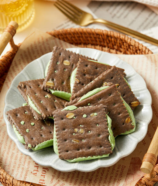 牛轧饼届新作🎁可可×开心果暴击💥台式古早手艺 用料贼扎实！ 甜原柿吉可可开心果酱牛轧饼干满满开心果酱牛轧🍪软糯有嚼劲！不齁也不腻 松软且奶香味浓厚！ 商品图8