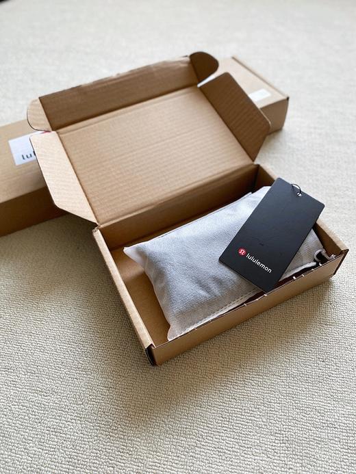 【露露lulul纯色系列--经典字母logo短袖T恤】男女同款！盒装发货！送人自留都完美！ 今天重点推荐款！！独家发售！ 商品图1