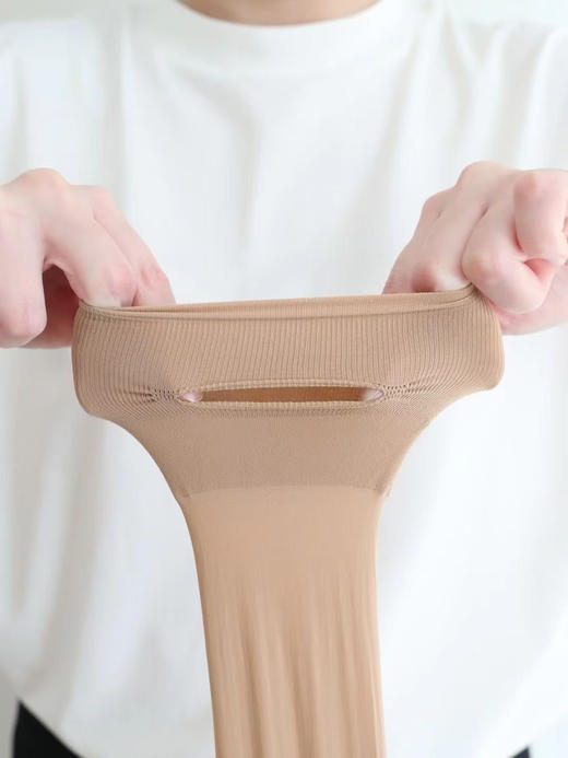 韩国进口 DelleGo高尔夫防晒袖，在韩国高尔夫系列防晒袖销量稳居第一！
真我肤色，隐形防晒
丝绸般轻柔，清风拂过般清凉！
无指款/手指款，男女通用！国内现货，数量不多。
特价💰129/一副包邮 商品图11