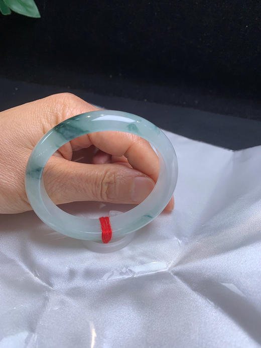 612727，54.6冰飘花贵妃，冰底飘蓝花，局部起光， 花色灵动，整条均匀细腻 商品图5