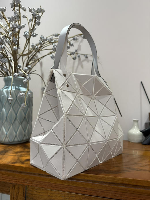 419-6 三宅三月新款 细闪哑光 彩钉 钻石包 热门颜色要等一周 商品图9