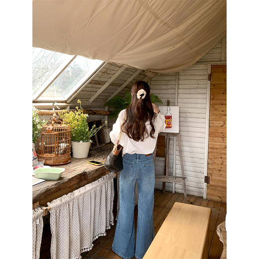 <曾小咸推荐>百搭休闲蓝色微喇高腰牛仔阔腿裤 商品图4