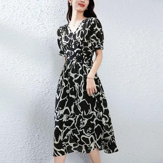 【高货kbnq】全新升级【铂金会员441/天猫599/差价158】(03119) 洛诗琳桑蚕丝连衣裙轻奢高级感纯欲风高品质印花a字长裙 商品图2