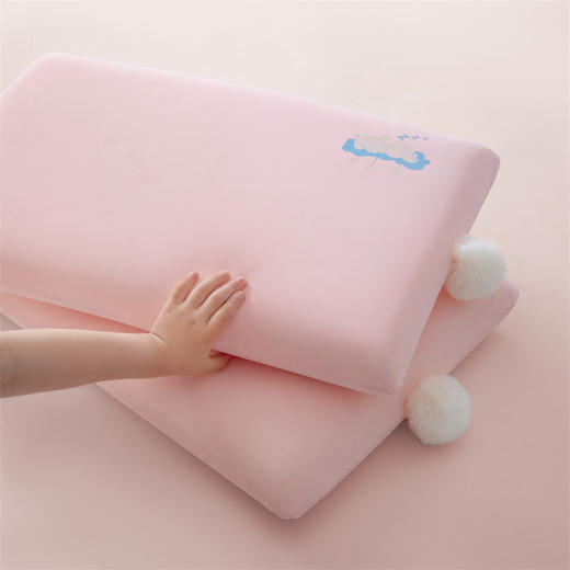 【儿童专用枕】软软云感儿童太空记忆枕 柔滑亲肤裸感护颈枕 商品图4