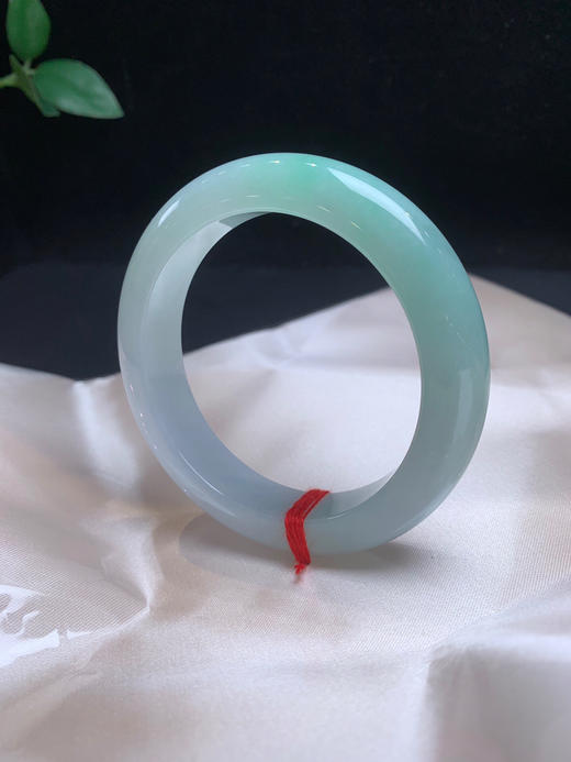 612725，55.8果绿底色手镯、甜果绿色，润润的 清新细腻 商品图3