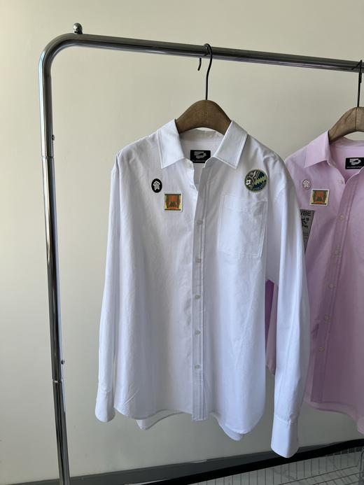 25春款原单衬衫，纯原单货，纯棉材质，超有质感，简单大气的Ov resize风，既可以内搭做衬衫，又可以外穿，胸前贴不绣设计，减龄又有设计感！数量不多！ 商品图0