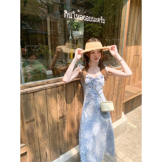 <曾小咸推荐>4.7现货秒杀 ！微信超特价！V领碎花收腰连衣裙 日常189.99 立减100 秒杀89.99！！ 商品图2