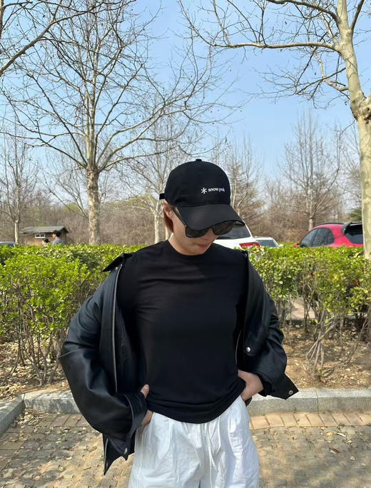 原单正品雪峰春夏款 情侣鸭舌帽，三个色。男女同款，头围可调节。代工厂正单来的，大家看实拍，所见即所得，品质非常高，我带了一下午，这个帽子太喜欢了 商品图10