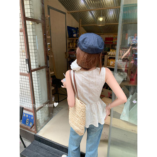 <曾小咸推荐>小众设计镂空V领扭结无袖背心小衫 商品图4