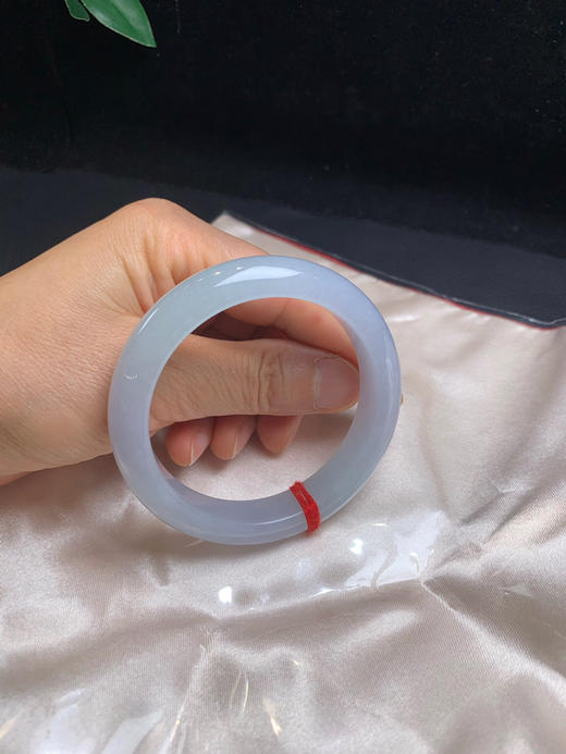 612729，55.5 淡紫罗兰手镯，整圈隐隐约约带些紫底，整条润润的，干净清新淡雅 商品图5