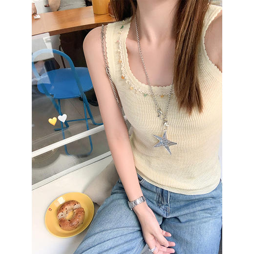 【110元任选2件】最后一波现货！钉珠U领针织背心  商品图1