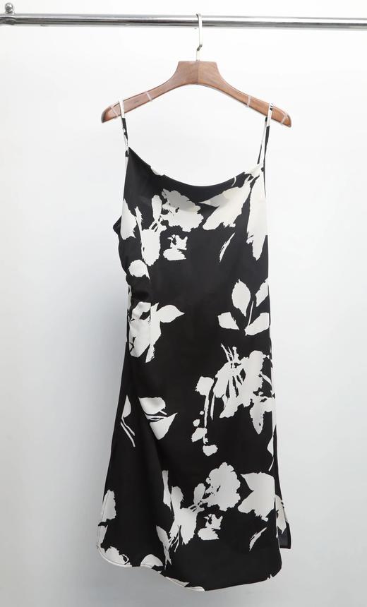 LPIUTY品牌直发！荡领水墨花卉吊带裙 C1225036 商品图11