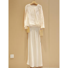 圆领套头衫（24708749-美人祭）+半裙（24706728-琼花）