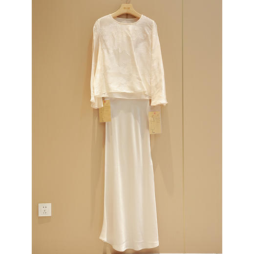 圆领套头衫（24708749-美人祭）+半裙（24706728-琼花） 商品图0