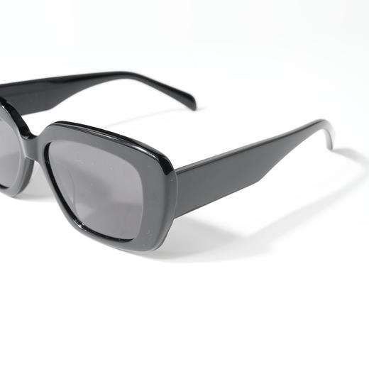 ROMI STUDIO “美式态度” 矩形窄框黑色墨镜24SSS070 商品图3