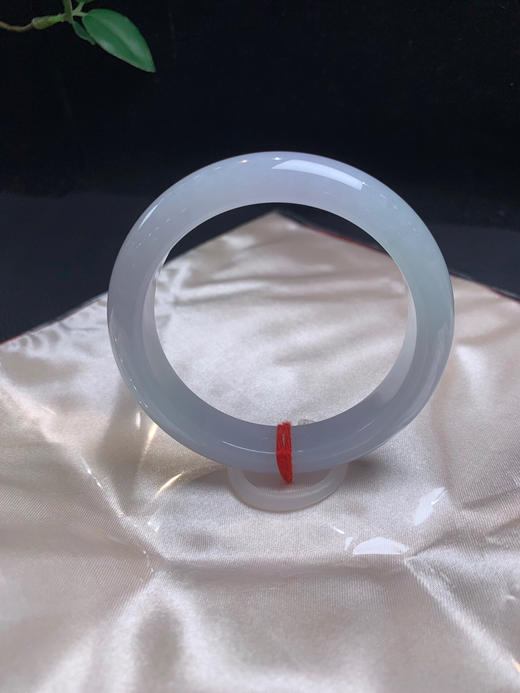 612729，55.5 淡紫罗兰手镯，整圈隐隐约约带些紫底，整条润润的，干净清新淡雅 商品图2