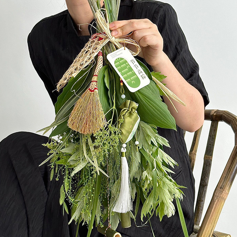 4870677BE44E5717D26D94C71DA2E2