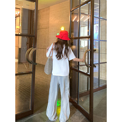 <曾小咸推荐>现货秒杀！卖完不补 ！微信打折价！苹果印花短袖T恤 日常129.99/件 立减70 秒杀59.99/件！！休闲宽松黑白格子高腰休闲裤 日常159.99 立减80 秒杀79.99！ 商品图4